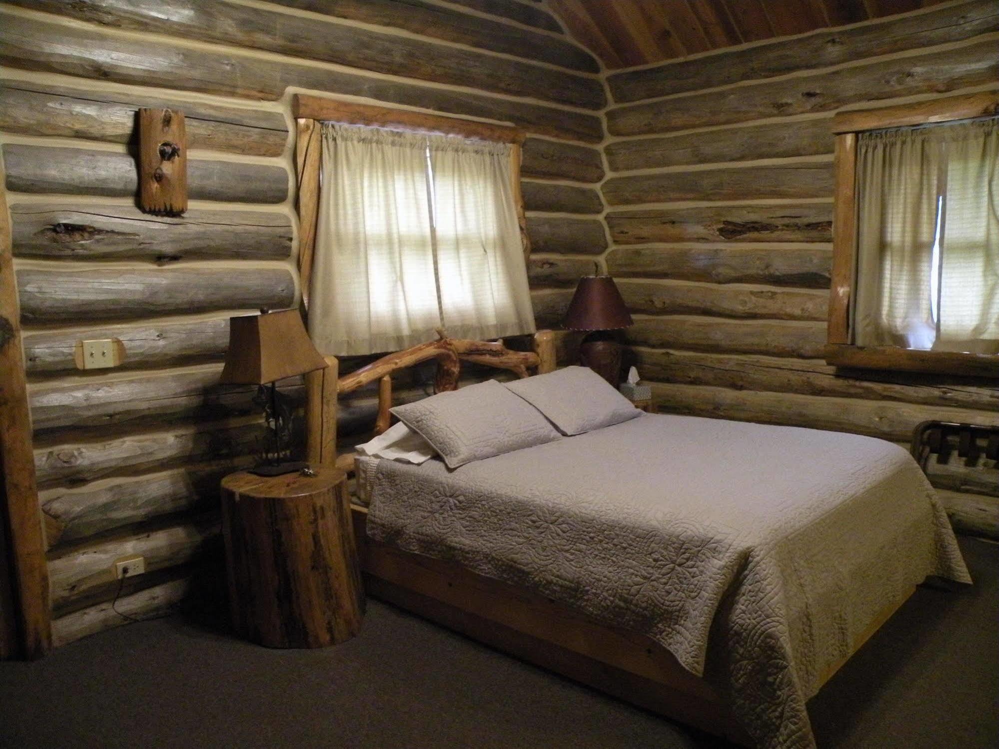 Gold Camp Cabins Custer Extérieur photo